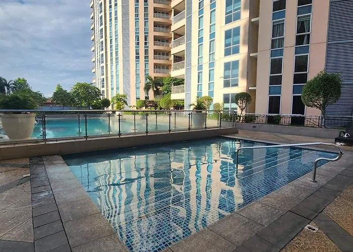Modern Bright Cozy Stylish 1br Venice Bgc Balcony Apartment