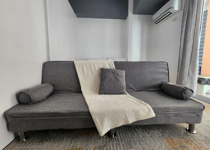 Apartment Modern Bright Cozy Stylish 1br Venice Bgc Balcony Manila