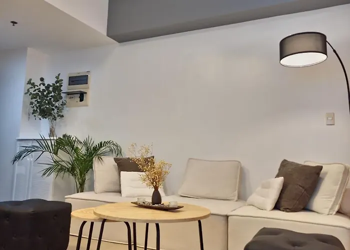 Modern Bright Cozy Stylish 1br Venice Bgc Balcony Manila