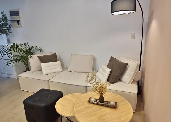 Modern Bright Cozy Stylish 1br Venice Bgc Balcony *