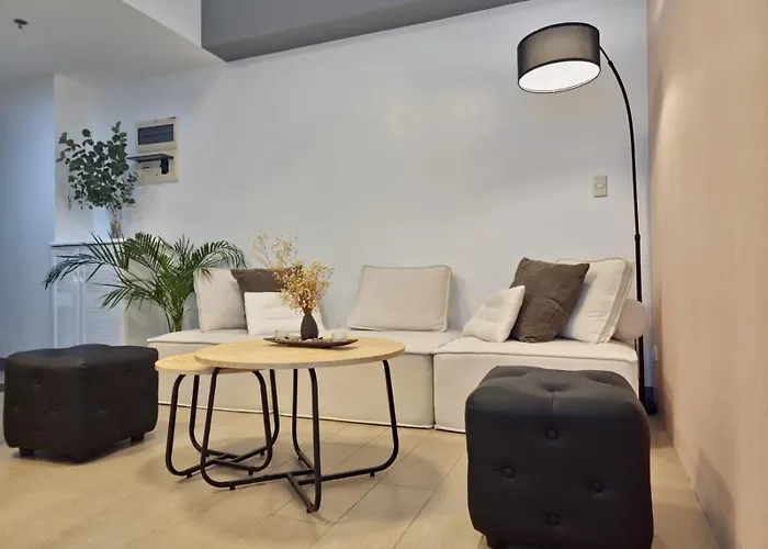 Modern Bright Cozy Stylish 1br Venice Bgc Balcony *