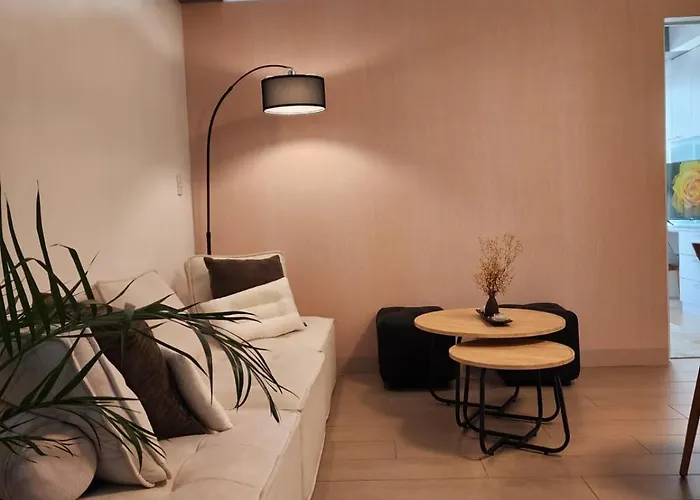 Modern Bright Cozy Stylish 1br Venice Bgc Balcony Manila