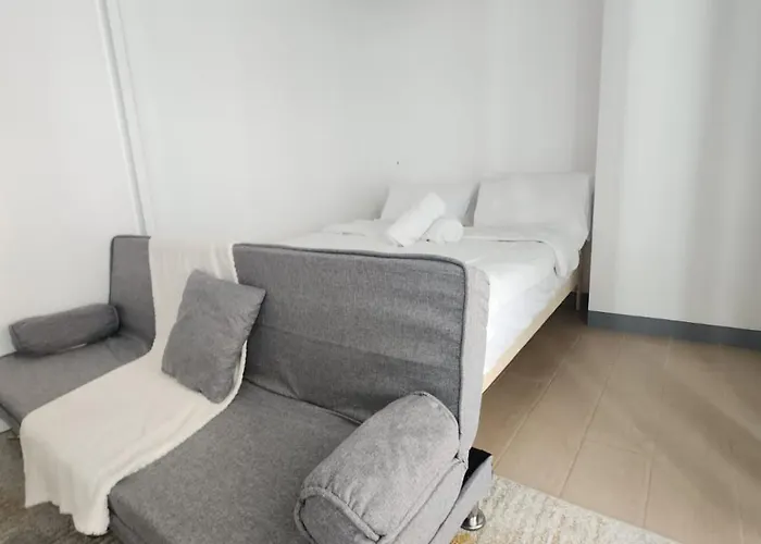 Apartment Modern Bright Cozy Stylish 1br Venice Bgc Balcony *