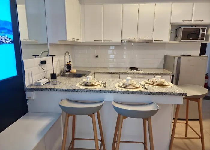 Apartment Modern Bright Cozy Stylish 1br Venice Bgc Balcony *