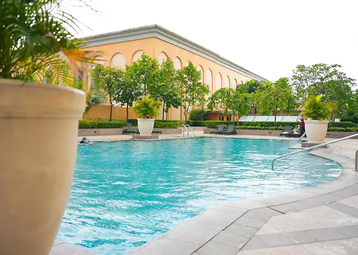 Modern Bright Cozy Stylish 1br Venice Bgc Balcony